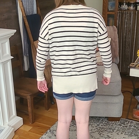 Cynthia Rowley 100% 2-ply cashmere black and white striped sweater size small. - Picture 6 of 8